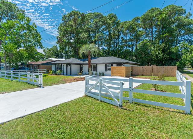 Property at 38 NW Deal Ave, Fort Walton Beach, FL 32548, 4 beds, 2 baths