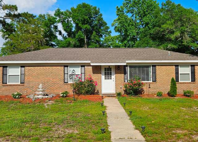 Property at 1202 Sunshine Dr, Crestview, FL 32539, 3 beds, 1.5 baths