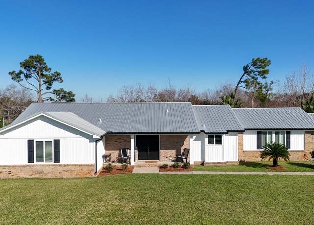 Property at 1001 Goose Bayou Rd, Lynn Haven, FL 32444, 3 beds, 2 baths