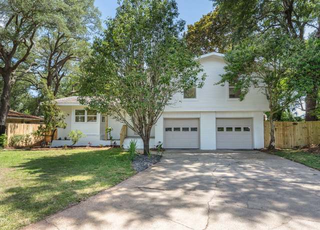 Property at 20 NW Higdon Ct, Fort Walton Beach, FL 32547, 4 beds, 3 baths