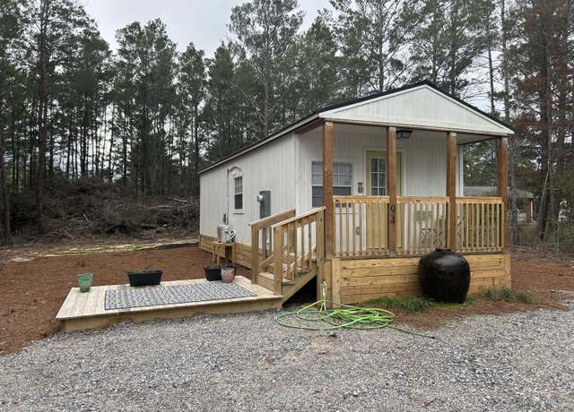 Property at 94 E Marigold Ave, FL 32433, 1 bed, 1 bath