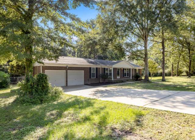 Property at 6089 W Dogwood Drive Dr, Crestview, FL 32536, 4 beds, 2 baths