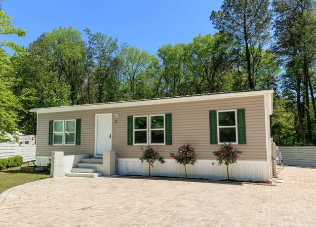 Property at 120 Creekside Waterview Ct, Freeport, FL 32439, 3 beds, 2 baths