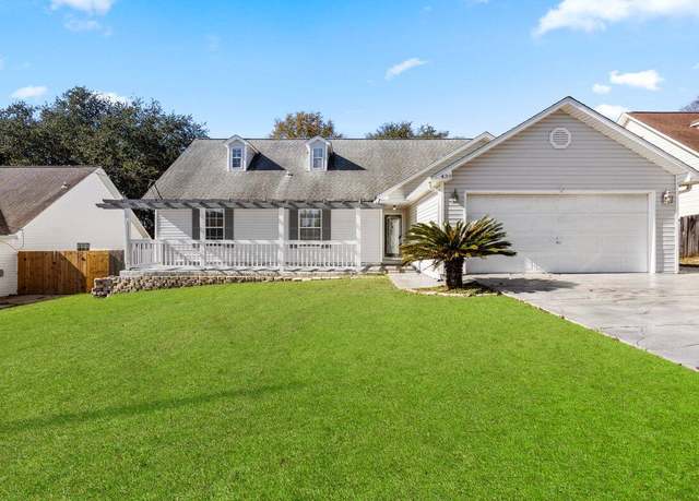 Property at 439 Northview Ln, Crestview, FL 32536, 3 beds, 2 baths