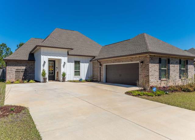 Property at 393 Blaze Blvd, Freeport, FL 32439, 4 beds, 3 baths