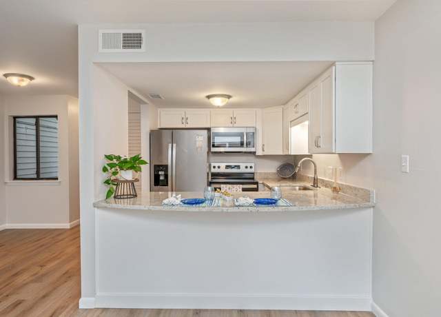 Property at 308 Miracle Strip Pkwy Unit 16B, Fort Walton Beach, FL 32548, 1 bed, 1 bath