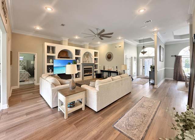 Property at 157 Red Maple Way, Niceville, FL 32578, 3 beds, 2.5 baths