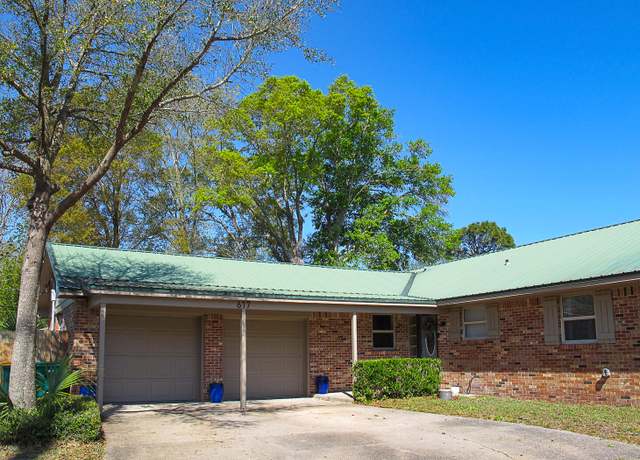 Property at 617 Mayflower Ave, Fort Walton Beach, FL 32547, 3 beds, 2 baths