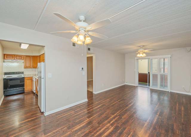 Property at 209 W Miracle Strip Pkwy Unit C 202, Mary Esther, FL 32569, 1 bed, 1 bath