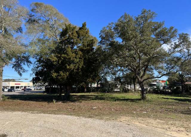 Property at 253 NE Eglin Pkwy, Fort Walton Beach, FL 32547