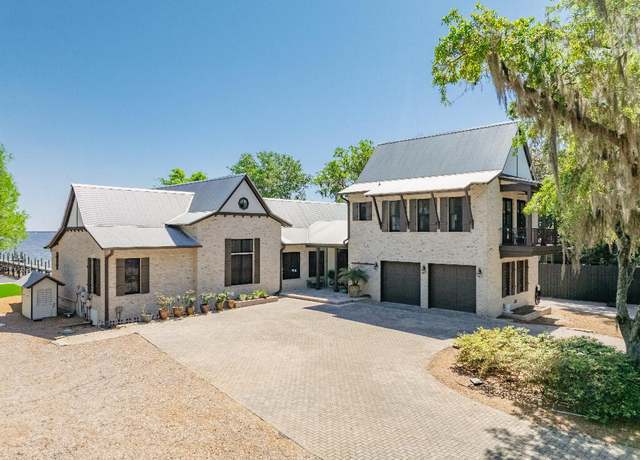Property at 1570 Indian Woman Rd, Santa Rosa Beach, FL 32459, 3 beds, 3 baths