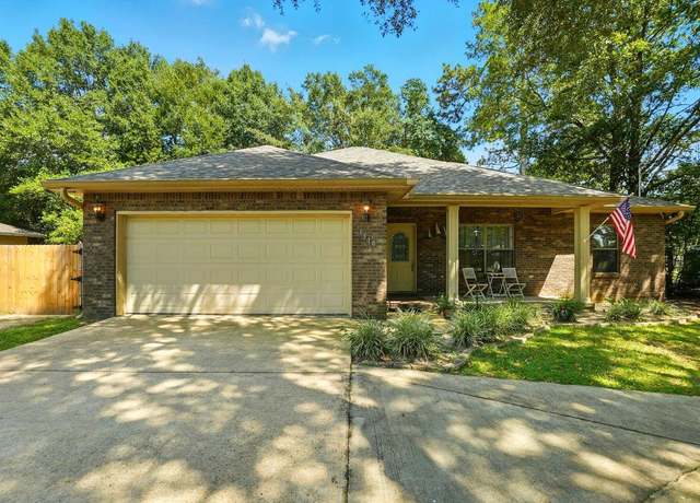 Property at 1310 Texas Pkwy, Crestview, FL 32536, 3 beds, 2 baths
