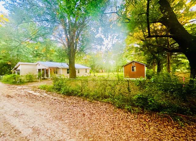 Property at 3040 Register Ln, Crestview, FL 32539, 2 beds, 1 bath