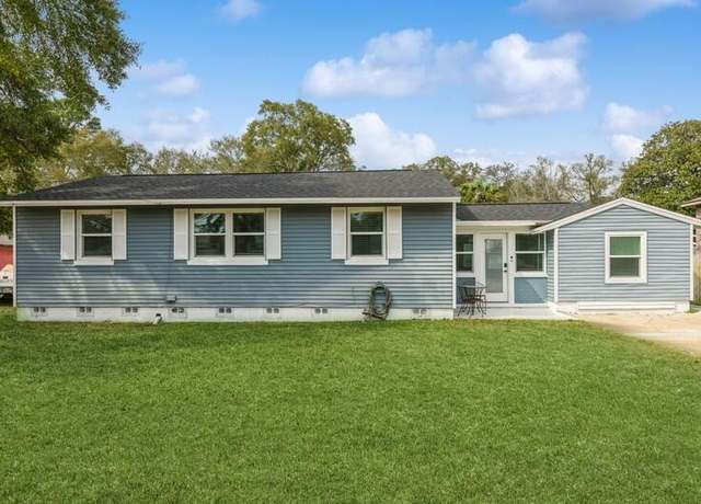Property at 236 NE Beachview Dr, Fort Walton Beach, FL 32547, 3 beds, 2 baths