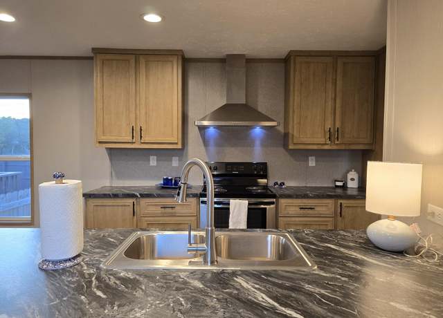 Property at 215 E Juniper Ave, FL 32433, 3 beds, 2 baths