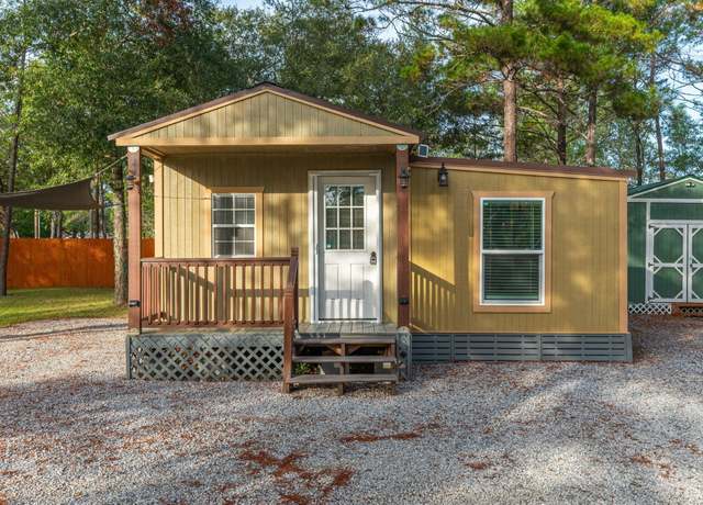 Property at 195 Passion Flower St, FL 32433, 2 beds, 1 bath