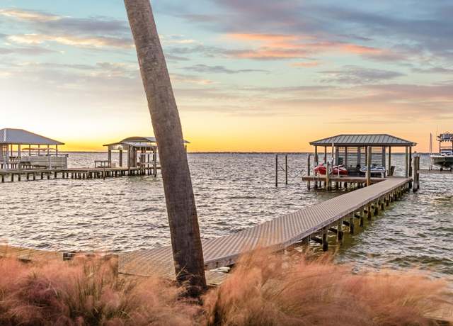 Property at 321 Calhoun Ave, Destin, FL 32541, 4 beds, 4 baths