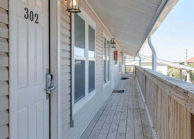 Property at 304 Barracuda Ave #302, Fort Walton Beach, FL 32548, 1 bed, 1 bath