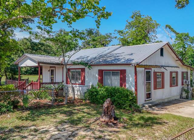 Property at 143 N James Ave, Panama City, FL 32401, 3 beds, 1 bath