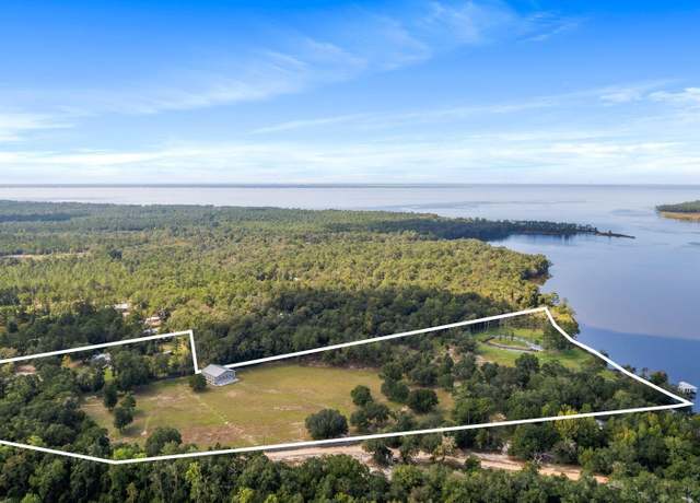 Property at 147 Dexton King Rd, Freeport, FL 32439