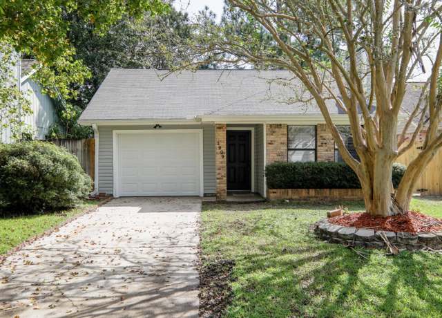 Property at 1909 Squirrel Path, Fort Walton Beach, FL 32547, 3 beds, 2 baths