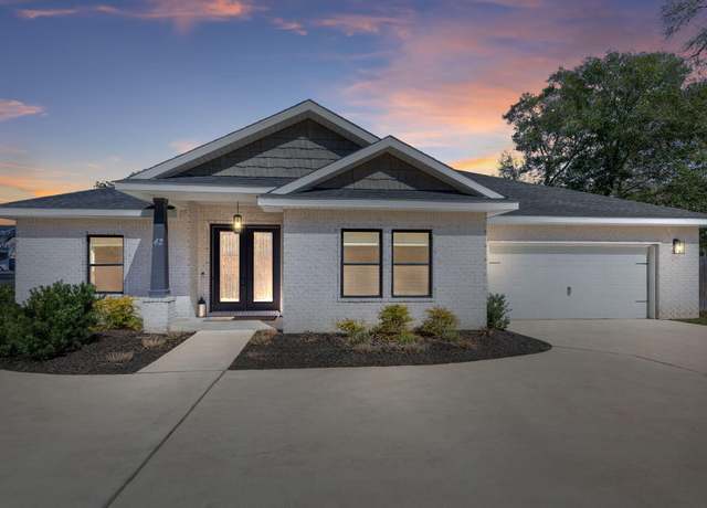 Property at 42 Marlborough Rd, Shalimar, FL 32579, 4 beds, 3 baths