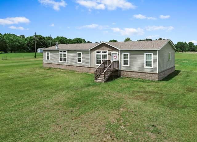 Property at 1834 Cane Road Rd, Chipley, FL 32428, 4 beds, 2 baths