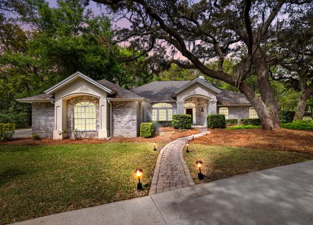 Property at 934 W Choctawhatchee Dr, Niceville, FL 32578, 4 beds, 2 baths