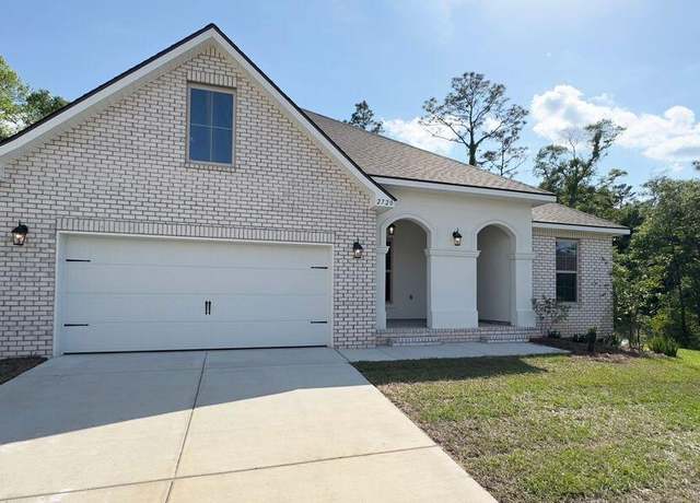 Property at 2720 Louis Cir, Crestview, FL 32536, 5 beds, 3 baths