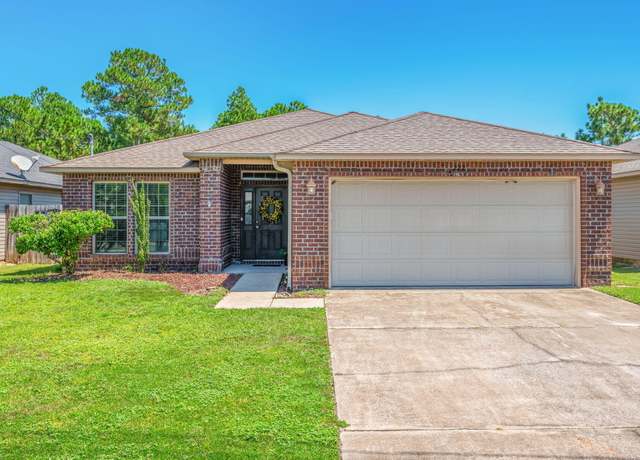 Property at 2222 Pawnee Dr, Navarre, FL 32566, 3 beds, 2 baths