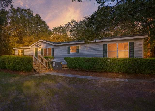 Property at 563 W Bach Dr, FL 32433, 3 beds, 2 baths