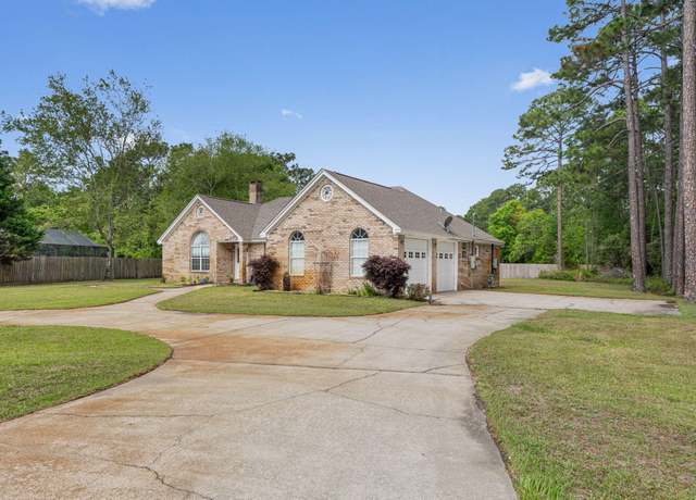 Property at 2413 Cortez Ct, Navarre, FL 32566, 3 beds, 2 baths