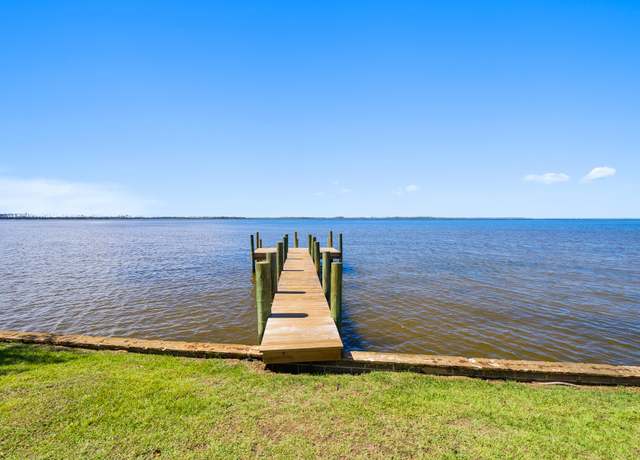 Property at 5826 Highway 2297, Panama City, FL 32404, 4 beds, 3 baths