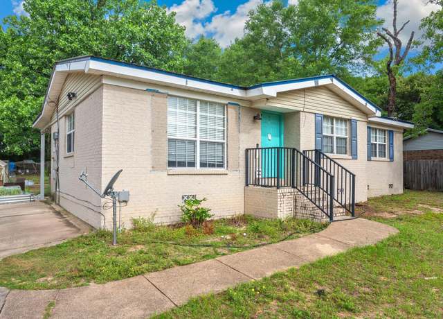 Property at 5362 Woodland St, Crestview, FL 32539, 3 beds, 2 baths