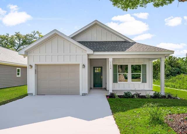 Property at 1154 Mulberry Ave, Panama City, FL 32401, 3 beds, 2 baths