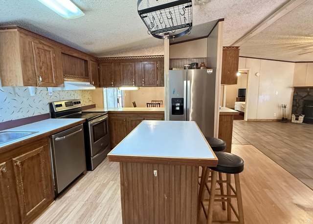 Property at 5243 Morris St, Crestview, FL 32539, 3 beds, 2 baths