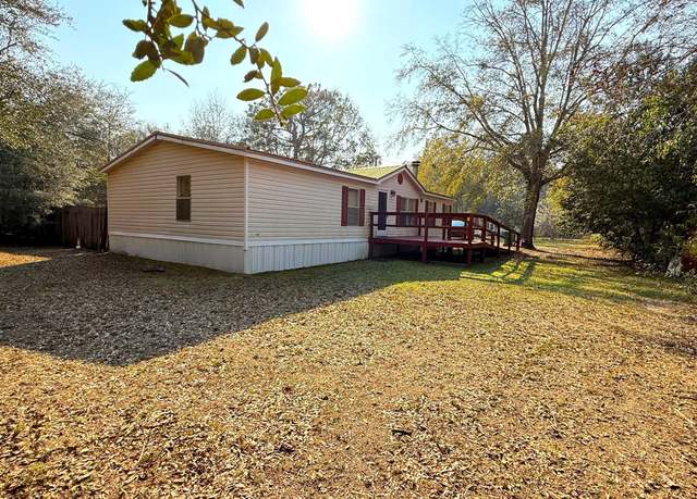 Property at 5243 Morris St, Crestview, FL 32539, 3 beds, 2 baths