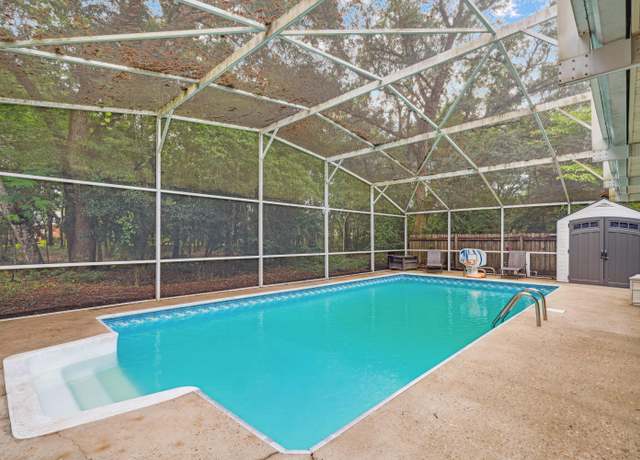 Property at 213 Olde Post Rd, Niceville, FL 32578, 4 beds, 2.5 baths
