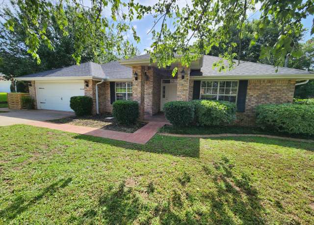 Property at 4868 Orlimar St, Crestview, FL 32536, 4 beds, 3 baths