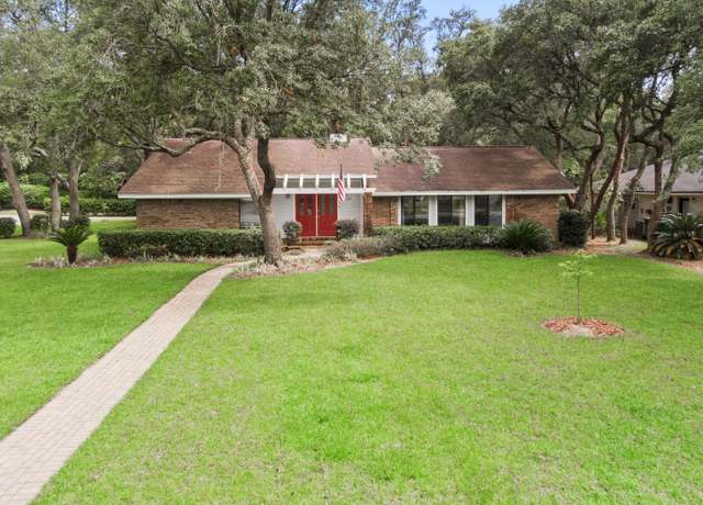Property at 1127 Muirfield Way, Niceville, FL 32578, 3 beds, 2 baths