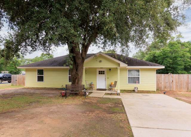Property at 5425 Bluebird St, Milton, FL 32583, 3 beds, 2 baths