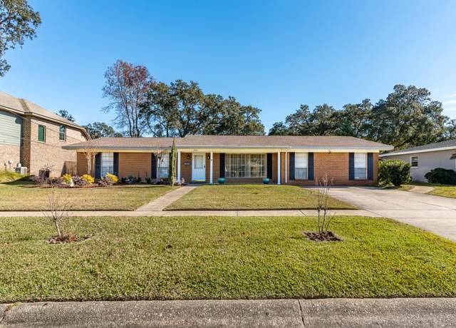 Property at 298 NW Briarwood Cir, Fort Walton Beach, FL 32548, 4 beds, 3 baths