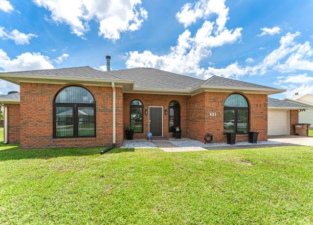 Property at 631 Gulf Aire Dr, Port St. Joe, FL 32456, 4 beds, 2 baths