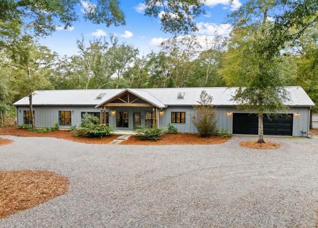 Property at 213 Abt Martin Ave, FL 32433, 3 beds, 2.5 baths