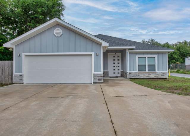 Property at 718 Commanche Dr, Fort Walton Beach, FL 32547, 3 beds, 2.5 baths