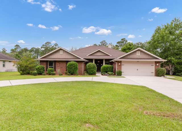 Property at 2643 Avenida De Soto, Navarre, FL 32566, 4 beds, 2.5 baths