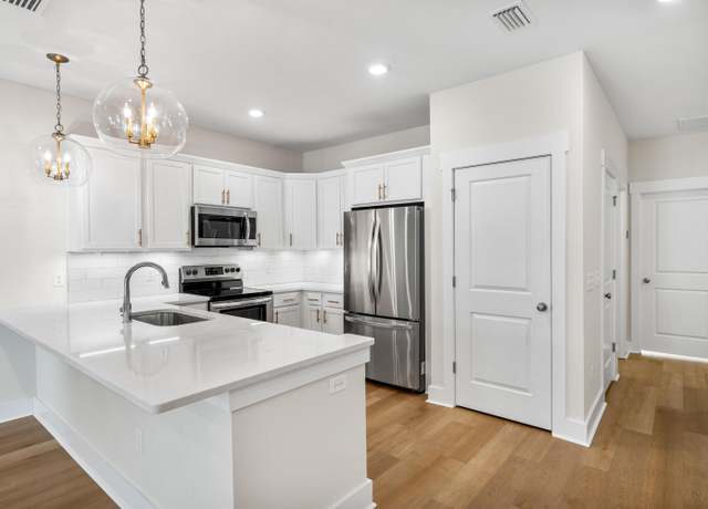 Property at 22958 Ann Miller Rd, Panama City Beach, FL 32413, 3 beds, 2.5 baths