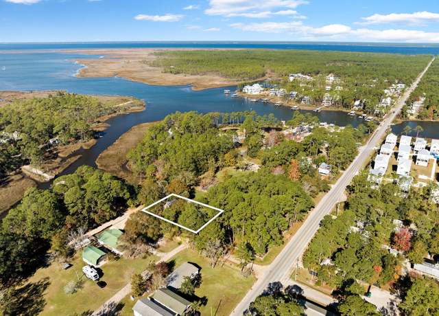 Property at 52 W Wilson St, Santa Rosa Beach, FL 32459, 3 beds, 1 bath