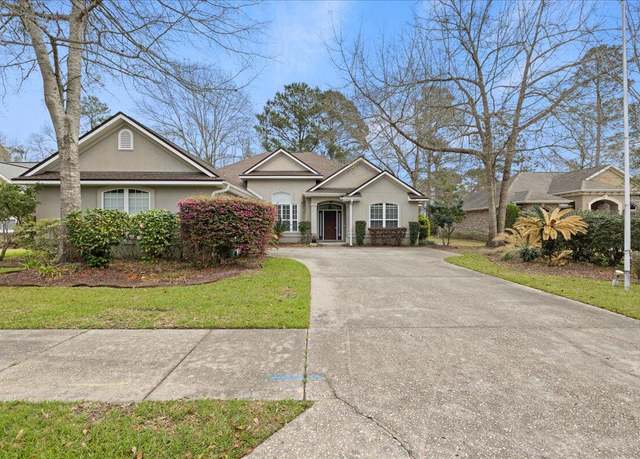 Property at 2824 Pear Orchard Blvd, Crestview, FL 32539, 4 beds, 2.5 baths