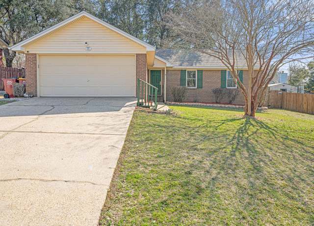 Property at 209 Southview Dr, Crestview, FL 32536, 3 beds, 2 baths